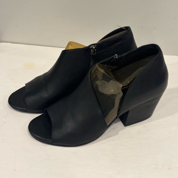 Eileen Fisher D’orsay Peep Toe Black Leather Shoe Sandal Size 8 - Picture 5 of 8